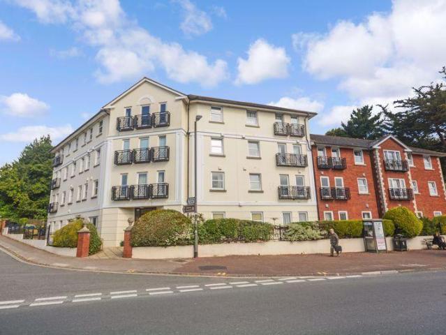 Flat for sale in Oldway, Livermead