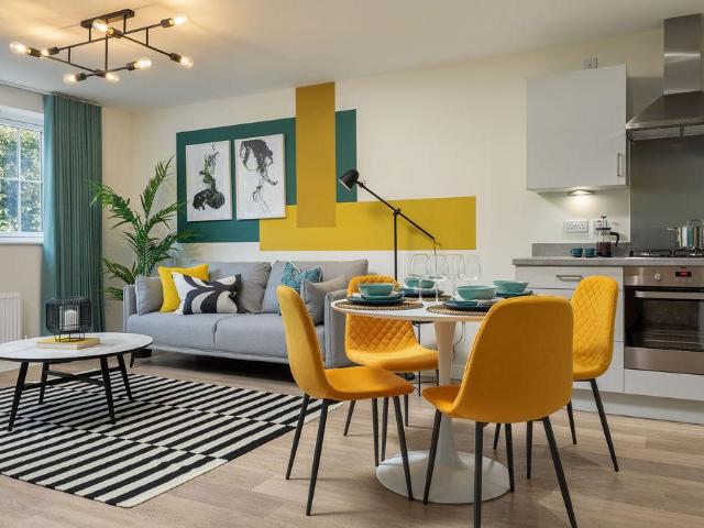 Flat for sale in Worcester Park Estate, Monks Orchard