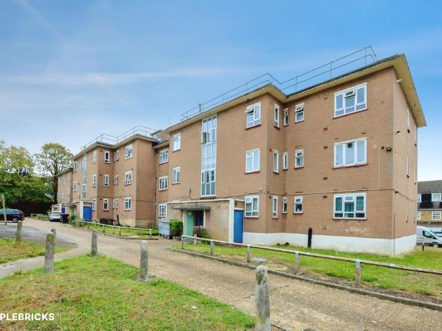 Flat for sale in London Borough of Barnet, Greater London