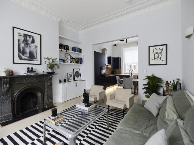 Flat for sale in West Kensington, Greater London