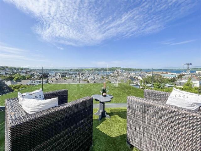 Flat for sale in Falmouth, Cornwall
