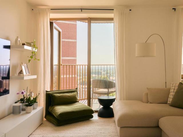 Flat for sale in London Borough of Hounslow, Strand