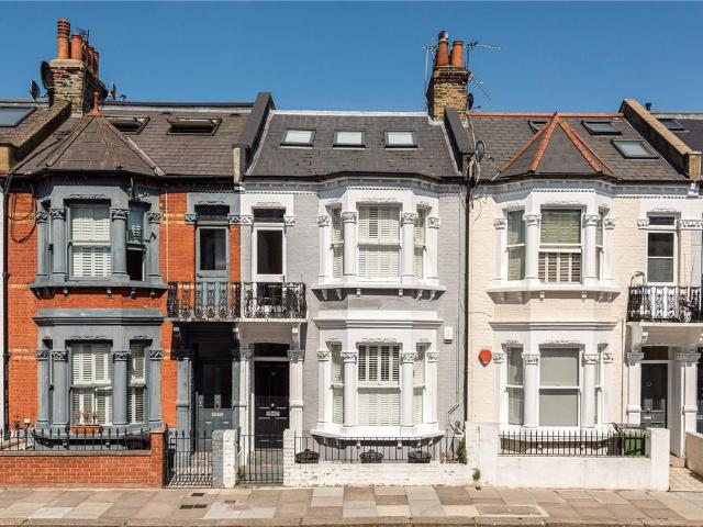 Flat for sale in Fulham, Greater London