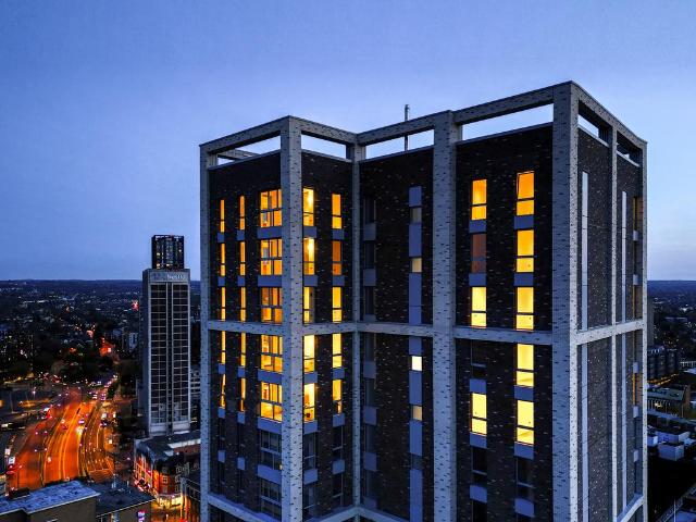 Flat for sale in London Borough of Croydon, Cat Hill