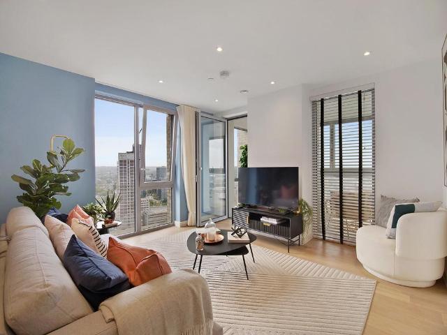 Flat for sale in London Borough of Croydon, Cat Hill