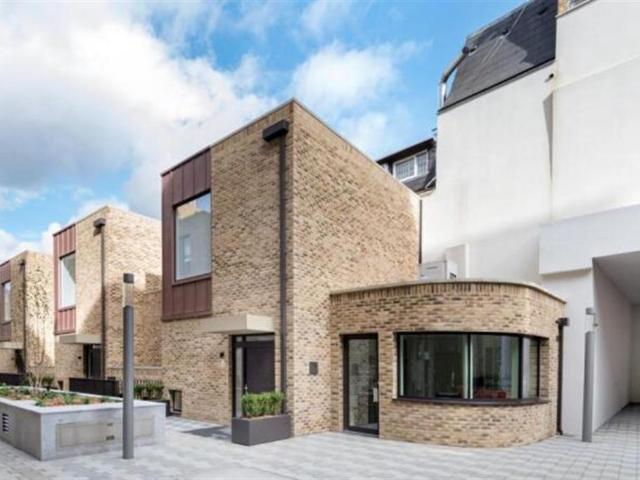 Flat for sale in King's Cross, Greater London