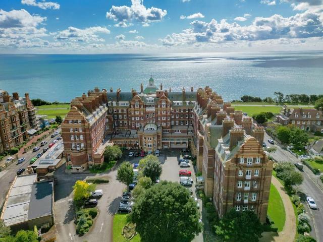 Flat for sale in Folkestone