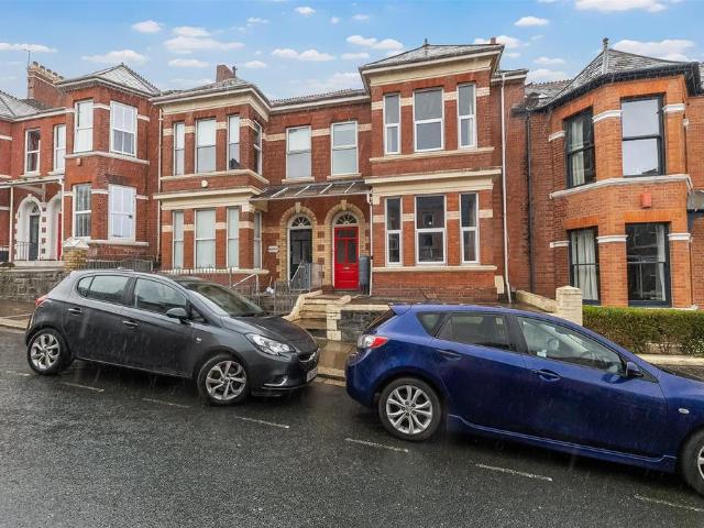 Flat for sale in Mount Wise