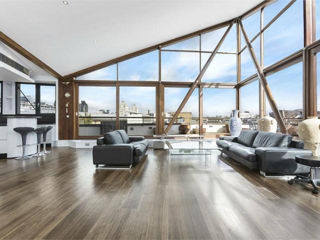 Flat for sale in Bermondsey, Isle Of Man