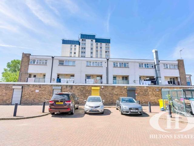 Flat for sale in London Borough of Hounslow, Greater London
