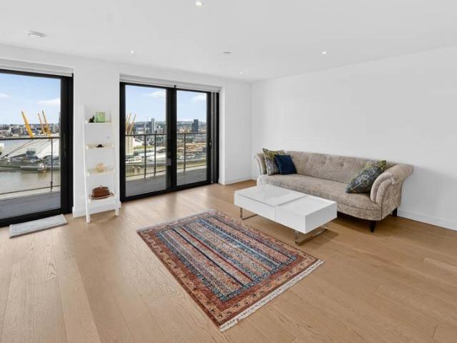 Flat for sale in Blackwall, Greater London