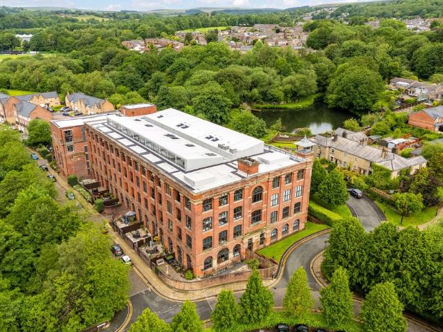Flat for sale in Lee Bank, Greater Manchester