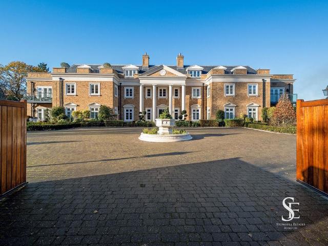 Flat for sale in Sunninghill and Ascot, Sunninghill