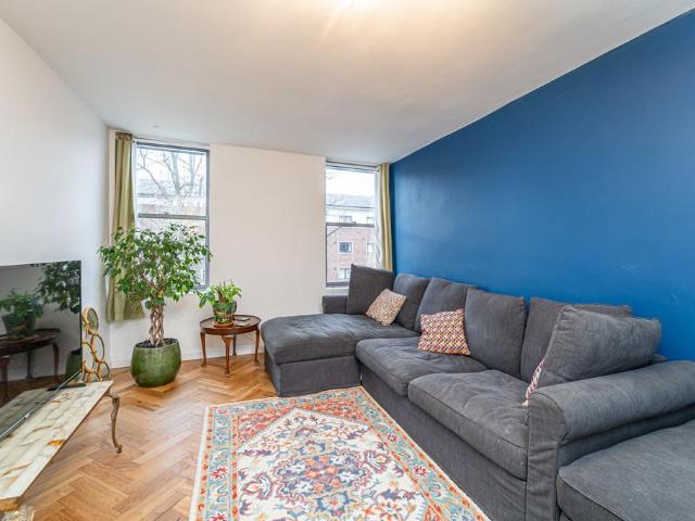 Flat for sale in Islington, Canonbury
