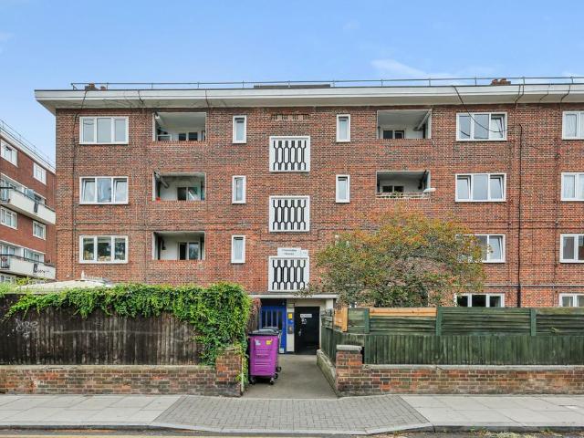 Flat for sale in Bethnal Green, Greater London