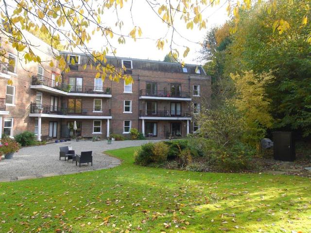 Flat for sale in Sevenoaks, The Butts