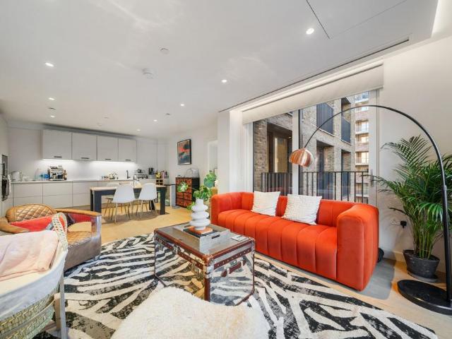 Flat for sale in Holborn, Greater London