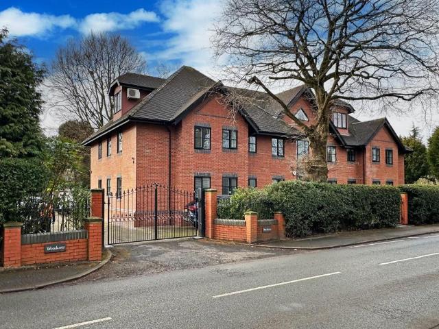 Flat for sale in Trafford Park, Greater Manchester