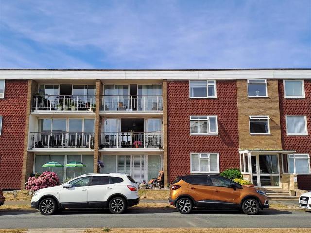 Flat for sale in Rustington, Clapham