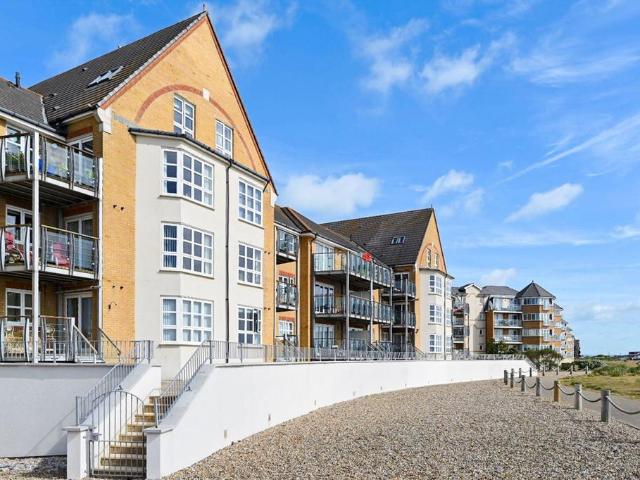 Flat for sale in Crumbles, Eastbourne