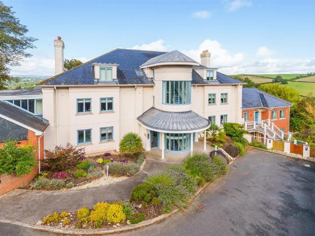Flat for sale in Strode, Devon