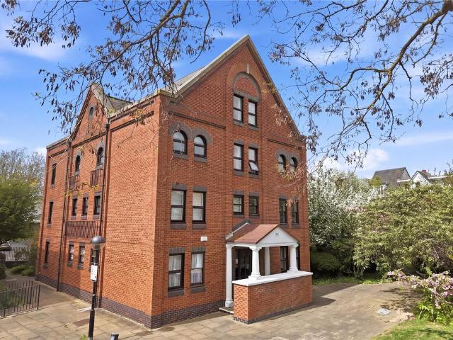Flat for sale in Kursaal Estate, Alton Barnes