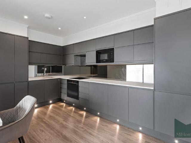 Flat for sale in London Borough of Hounslow, Spring Grove