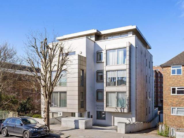 Flat for sale in Brunswick
