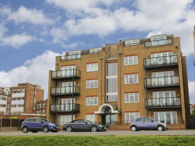 Flat for sale in Palm Bay, Acol