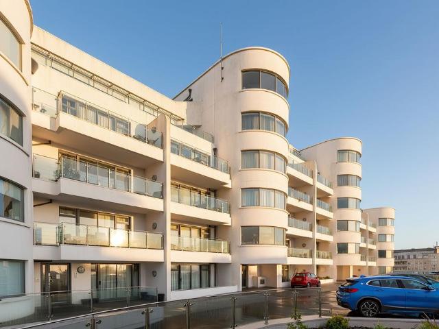 Flat for sale in St Helier, Greater London