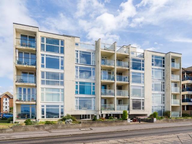 Flat for sale in Lee-on-the-Solent, Middlecroft