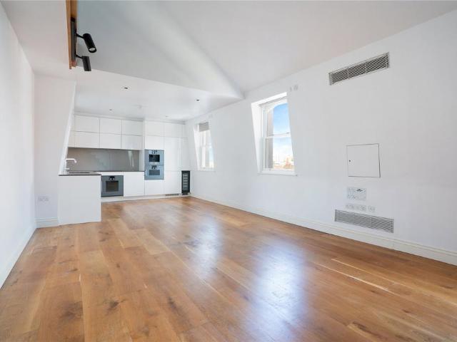 Flat for sale in Marylebone, Greater London