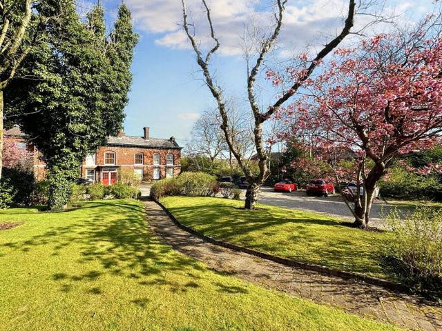 Flat for sale in Chapel Field, Bury