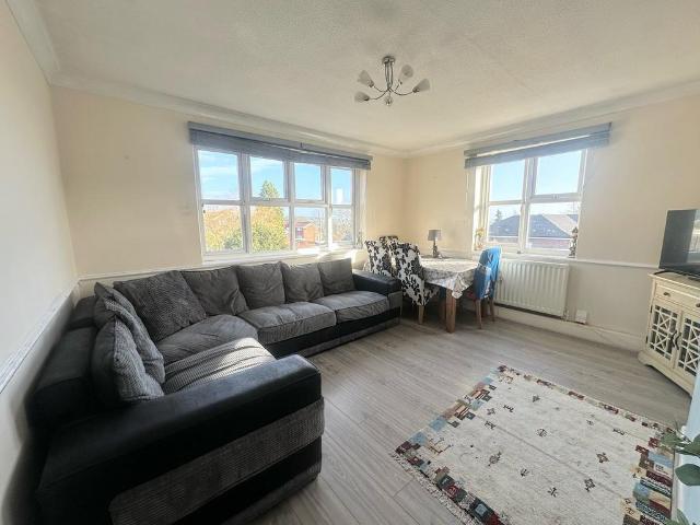 Flat for sale in Bolton, Horrocks Fold