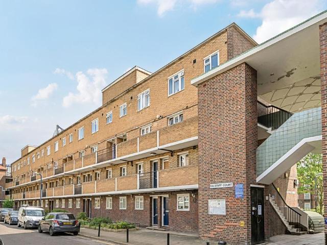 Flat for sale in Kennington, Greater London