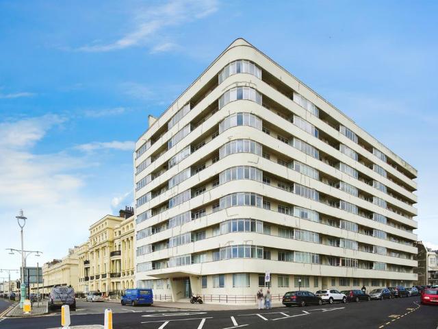 Flat for sale in Brunswick