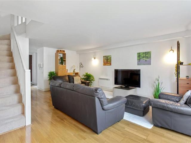 Flat for sale in St. George in the East, Whitechapel