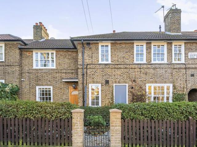 Flat for sale in North Kensington, Greater London