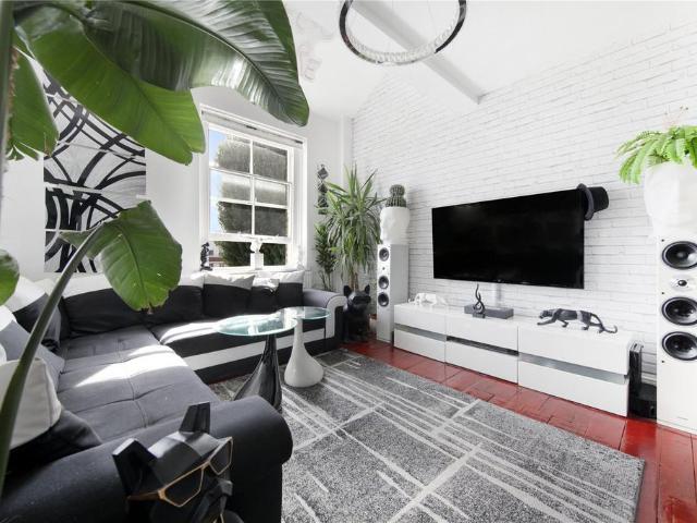 Flat for sale in London Borough of Tower Hamlets, Greater London
