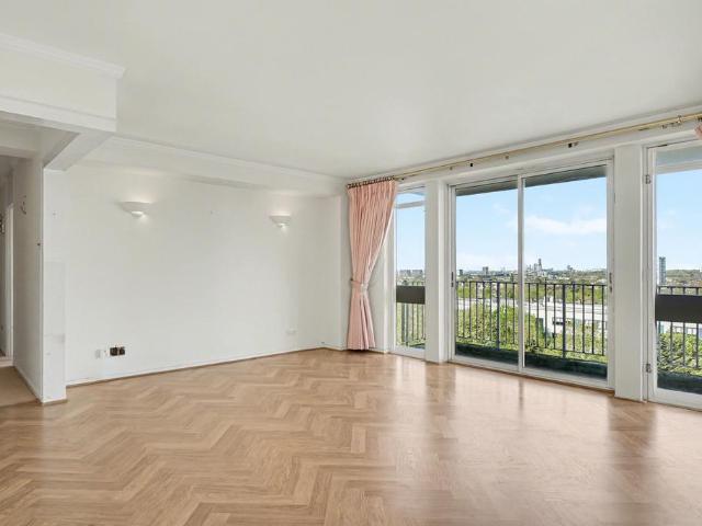 Flat for sale in Belsize Park, Greater London