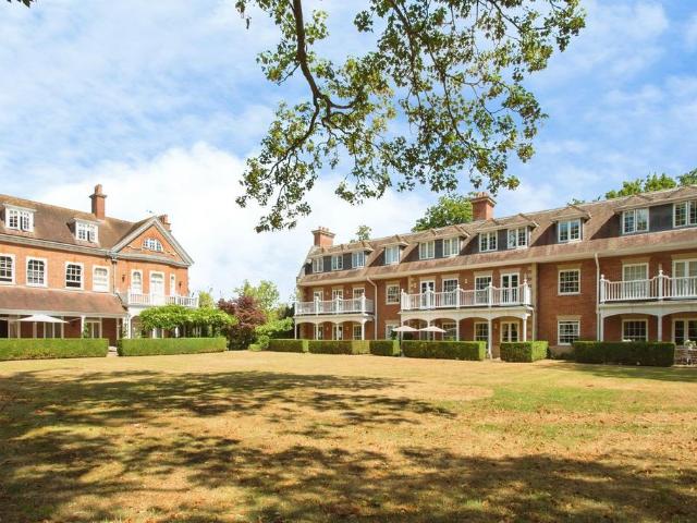 Flat for sale in Chedburgh, Suffolk