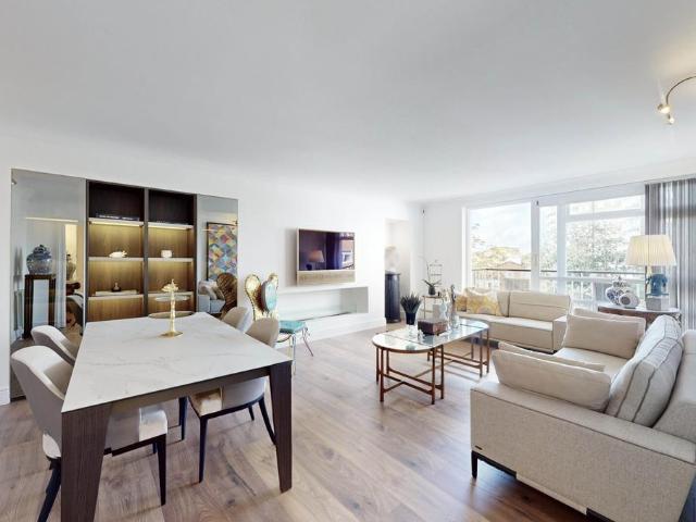 Flat for sale in Belsize Park, Greater London