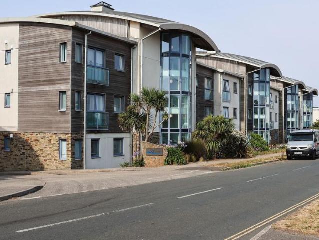Flat for sale in Newquay, Cornwall