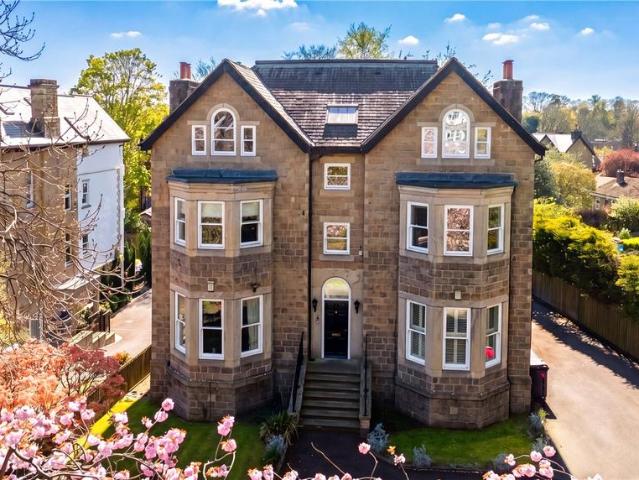 Flat for sale in Roundhay, West Yorkshire