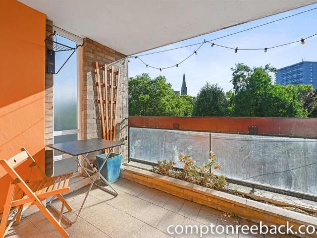 Flat for sale in Maida Vale, Greater London