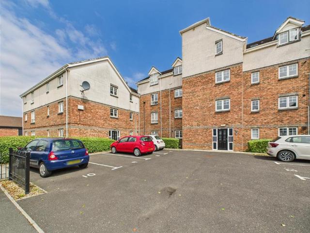 Flat for sale in North Shields, North Tyneside