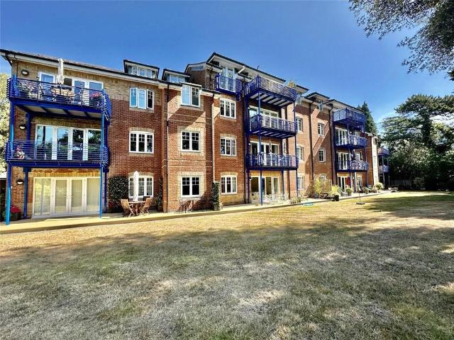 Flat for sale in West Cliff, Bournemouth