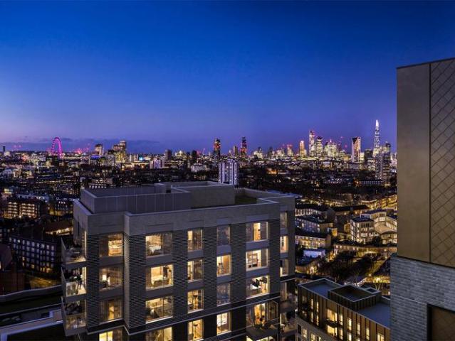 Flat for sale in Vauxhall, Greater London