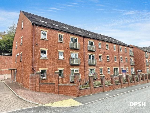 Flat for sale in Churwell, West Yorkshire