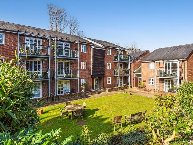 Flat for sale in Bishop's Waltham